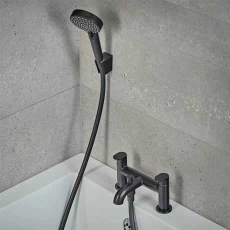 Hansgrohe Vernis Blend Bath Shower Mixer with Kit - Matt Black - 71461670 5 Hansgrohe Vernis Blend Bath Shower Mixer with Kit - Matt Black - 71461670 - Image 3