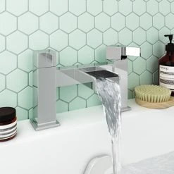 Edge Waterfall Bath Filler